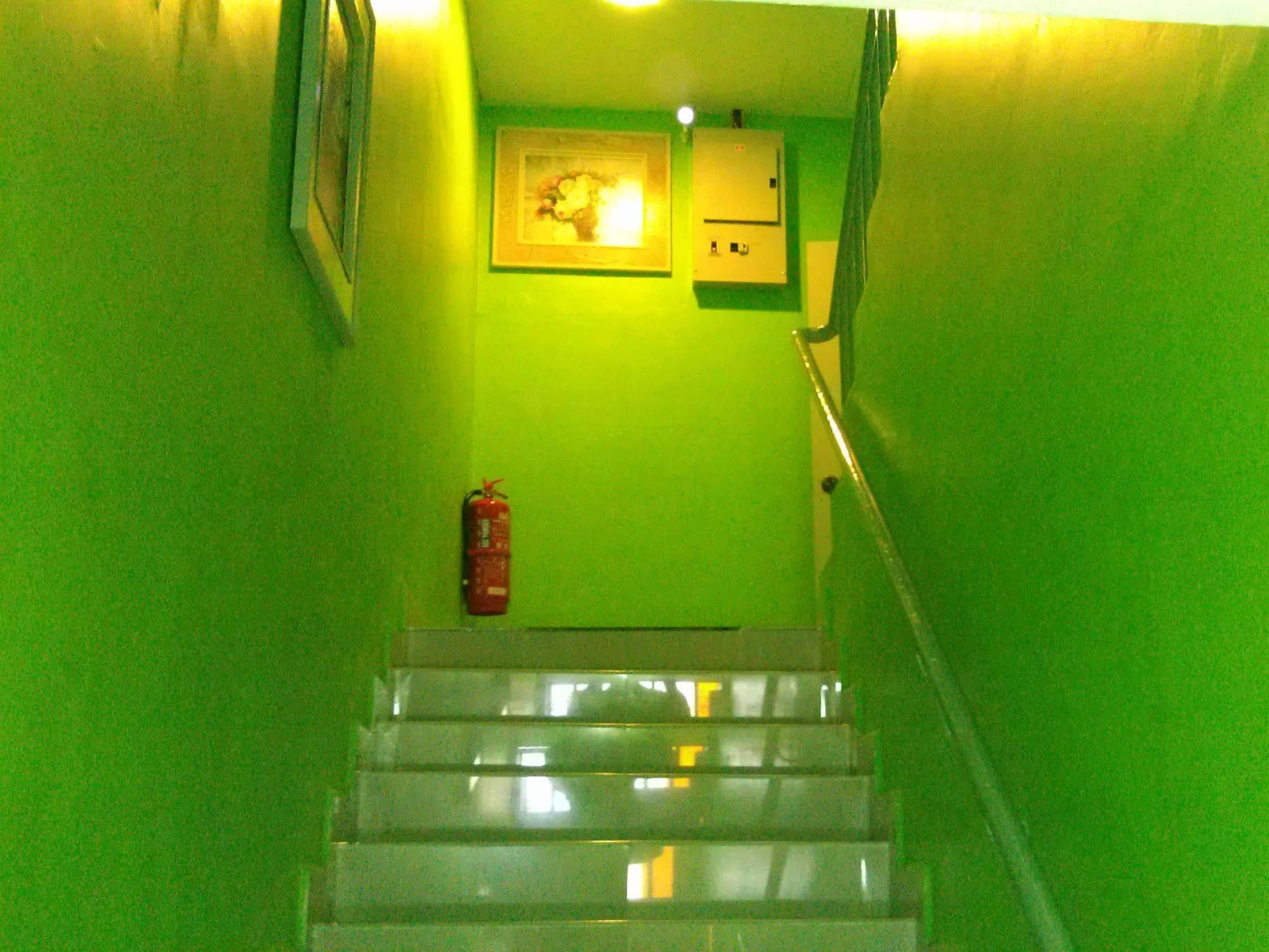 Business Hotel
